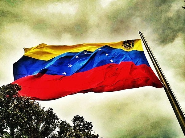 委内瑞拉最高法院颁布法令 行政、立法和司法承认石油币法定地位 