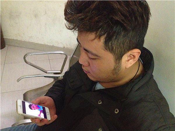 100台手机玩币日赚500万,中国小伙因朋友一句话,他怎么做到的