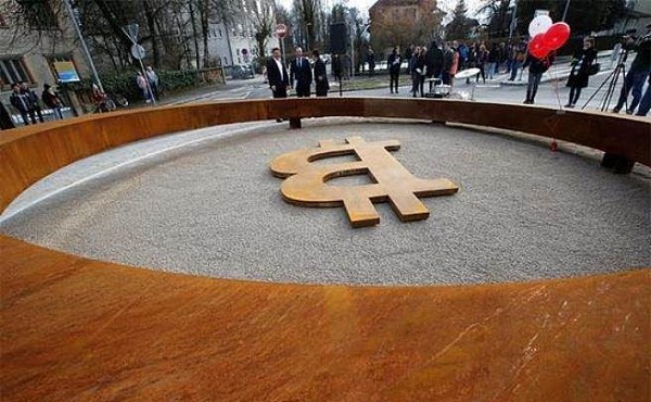 全球监管比特币 斯洛维尼亚却建立大型雕塑向比特币致敬