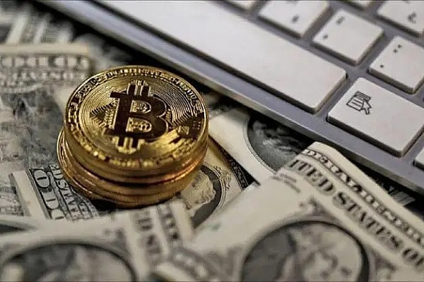 比特币像亚马逊那样的崩溃会将其价格推至10,000美元吗