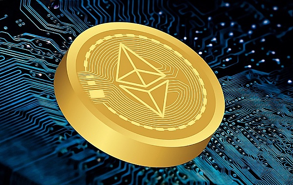 随着鲸鱼质押以太币  以太坊（ETH）积累显着增加