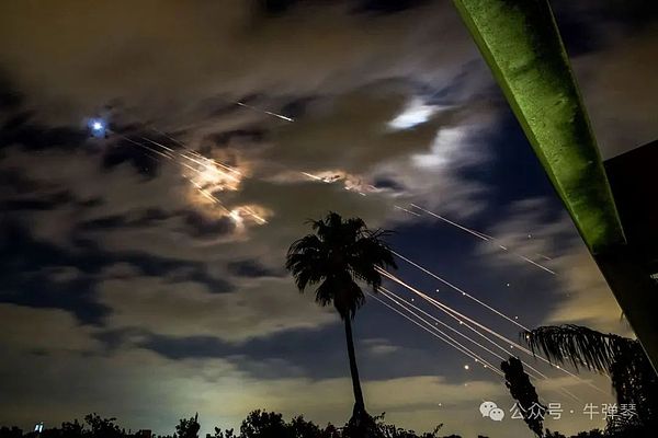 6 月 16 日，以色列的防空系统瞄准了以色列特拉维夫上空的伊朗导弹。