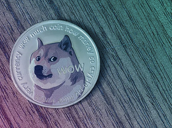 DOGE支撑到位、Sapien狂涨80%、Solana16亿战略注资、币圈行情热度飙升