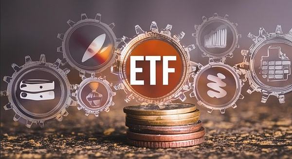 加密大迁徙：ETF 如何终结 “散户为王”、开启万亿机构时代？
