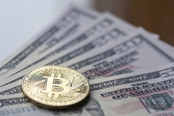 德州开创美国先河：州级比特币储备落地 贝莱德ETF成关键载体