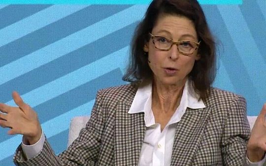 image 피델리티의 CEO는 지난 10년간 어떤 암호화폐 관련 결정을 내렸나요?