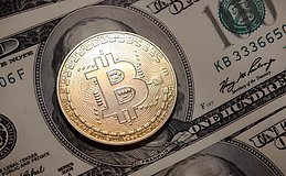 比特币 V 型狂拉 3000 点美联储高管开腔是真涨还是诱多陷阱？