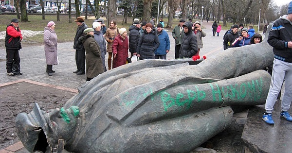 乌克兰比特币组织希望把“中本聪”放在列宁曾站立的地方