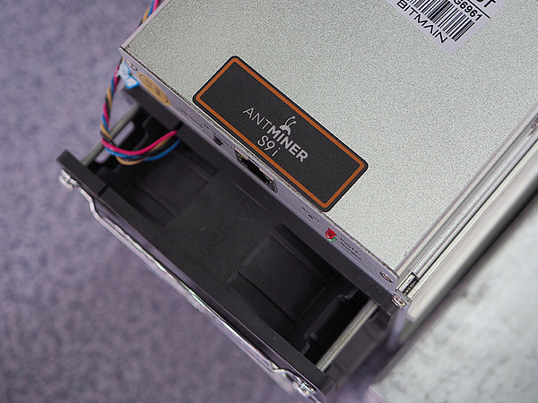 挖矿一步到位!比特大陆ANTBOX移动矿场测评