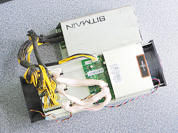 挖矿一步到位!比特大陆ANTBOX移动矿场测评