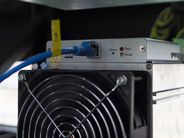 挖矿一步到位!比特大陆ANTBOX移动矿场测评