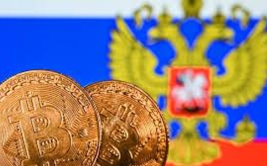 Russia and Bitcoin: Gays in the New Financial World Order feature image