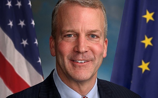A list of 11 senators who have invested in cryptocurrencies feature image