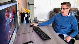 四年前靠 NFT 赚 6900 万美元的人 还在赚钱